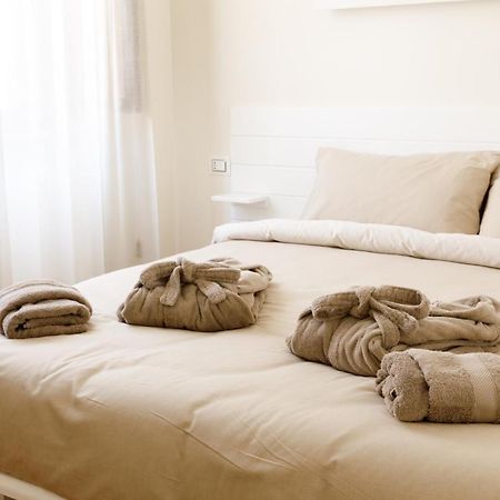 I Vicoli Exclusive Apartments Fondi Bagian luar foto