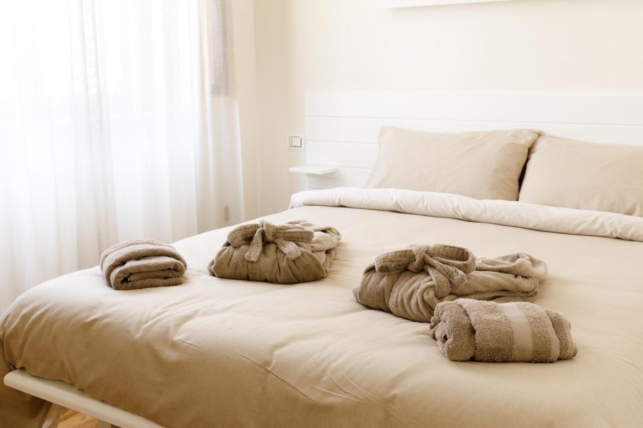 I Vicoli Exclusive Apartments Fondi Bagian luar foto