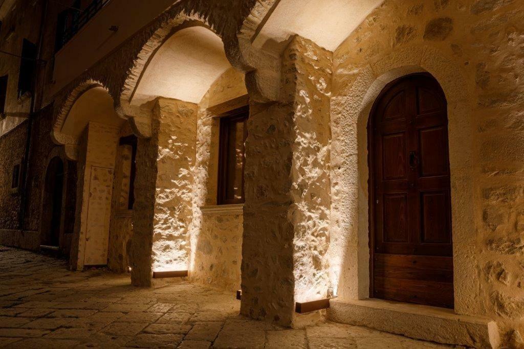 I Vicoli Exclusive Apartments Fondi Bagian luar foto