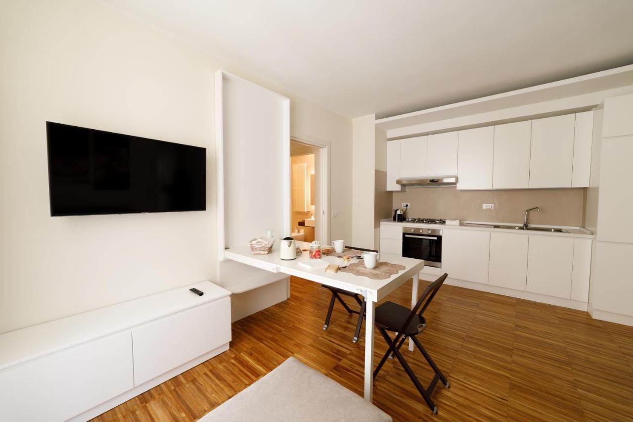 I Vicoli Exclusive Apartments Fondi Bagian luar foto