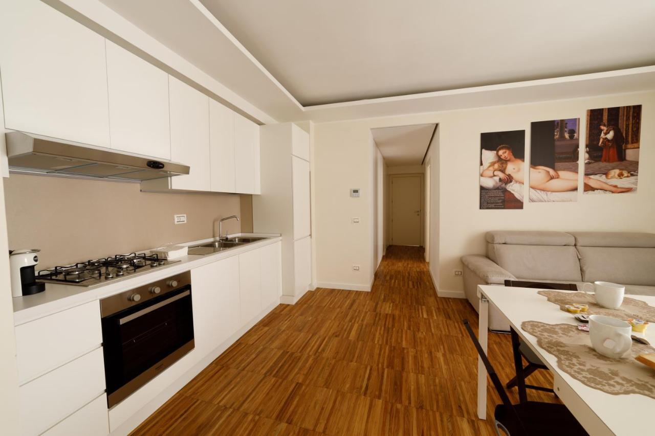 I Vicoli Exclusive Apartments Fondi Bagian luar foto
